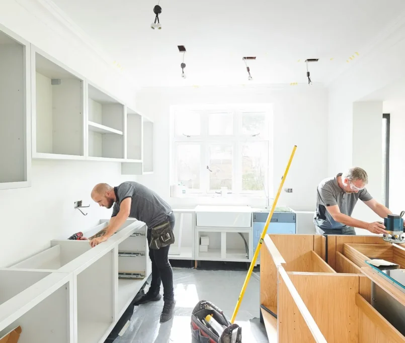 Broken Cabinets Call a Kitchen Remodeling Contractor