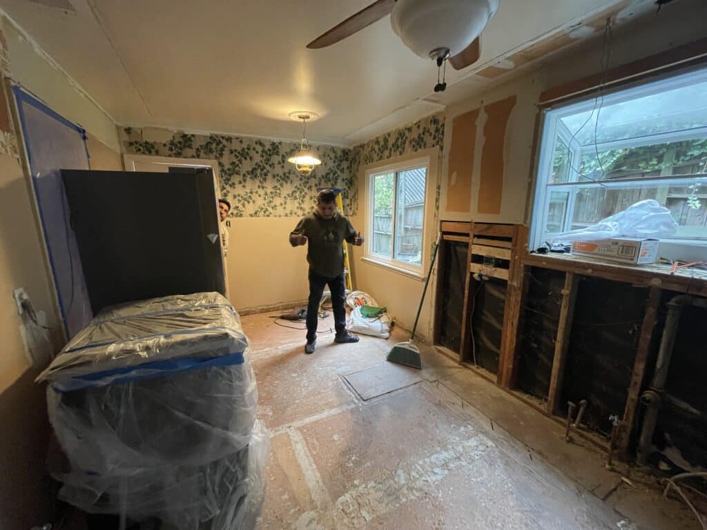 Los Angeles general contractors working on a remodeling project